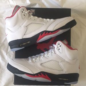 Nike Air Jordan 5 Retro (Wht/Red-Black). Men Sz 10